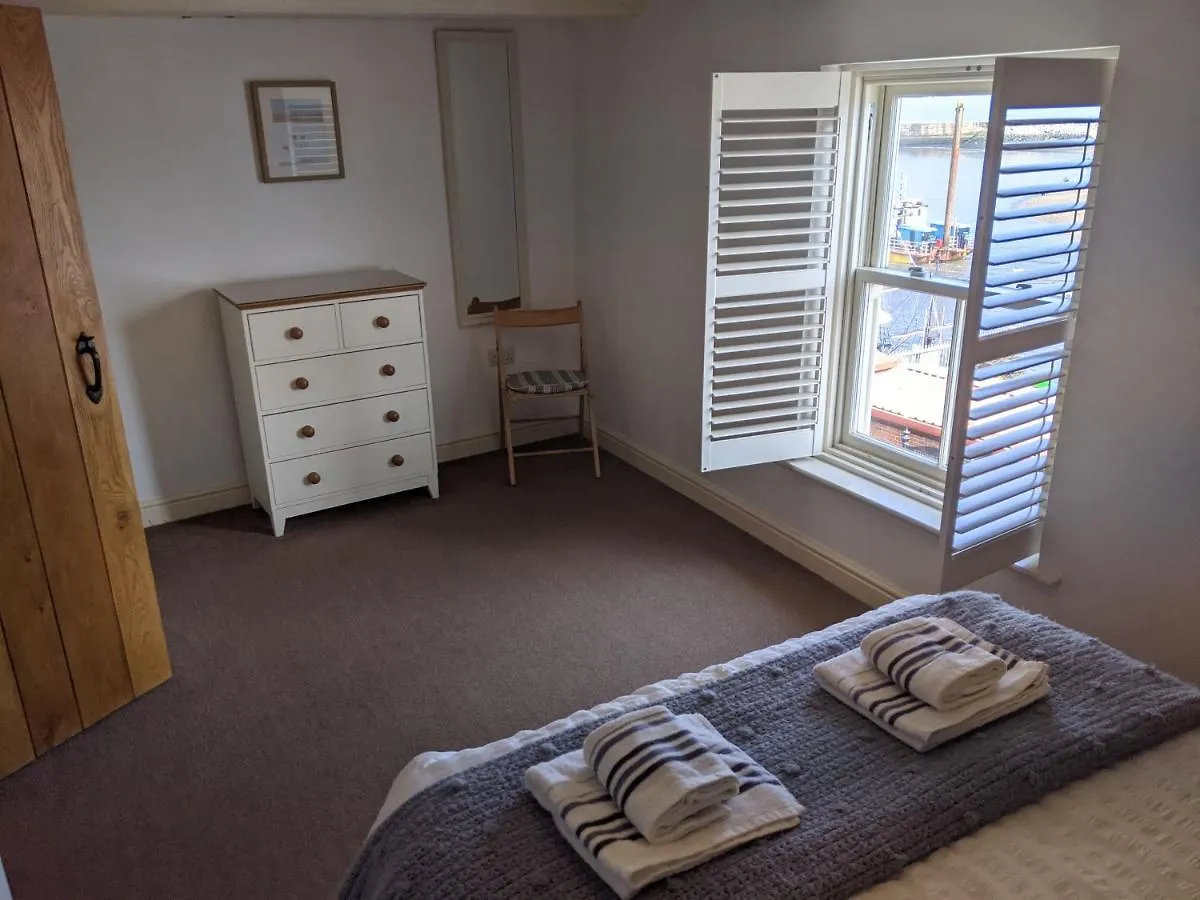 Whitby Sea View Cottage 0*,