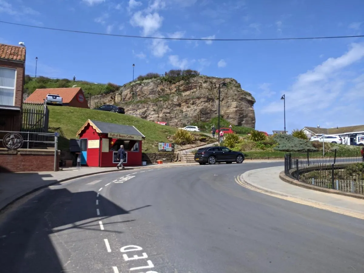 Whitby Sea View Cottage 0*,